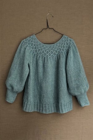 200 BEAUTIFUL SMOCK SWEATER ENG PDF